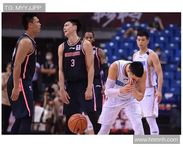 重庆篮球队以59分领跑冠军赛积分榜展现强劲实力与团队合作精神